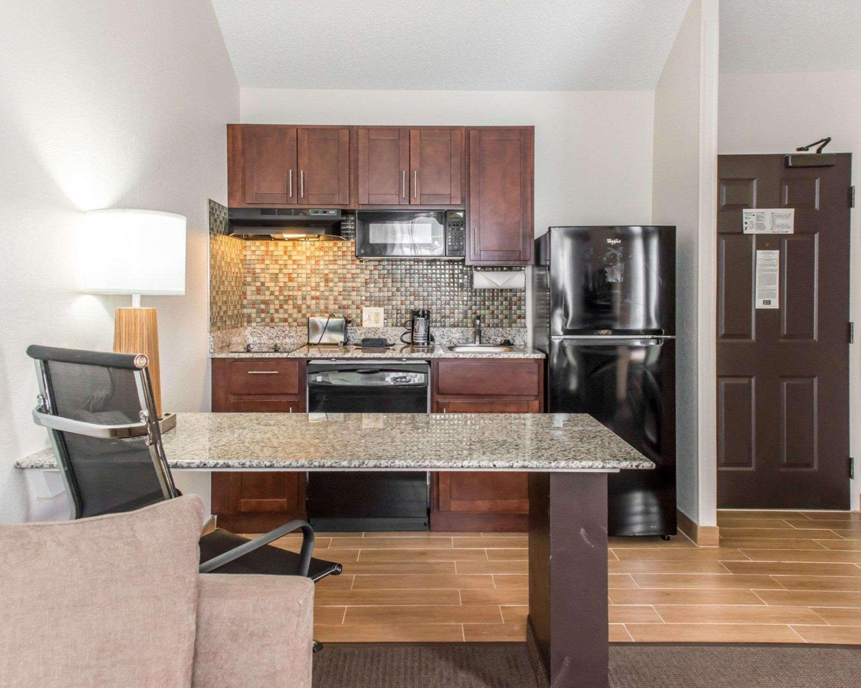 Mainstay Suites Pittsburgh Airport Robinson Township Exterior foto