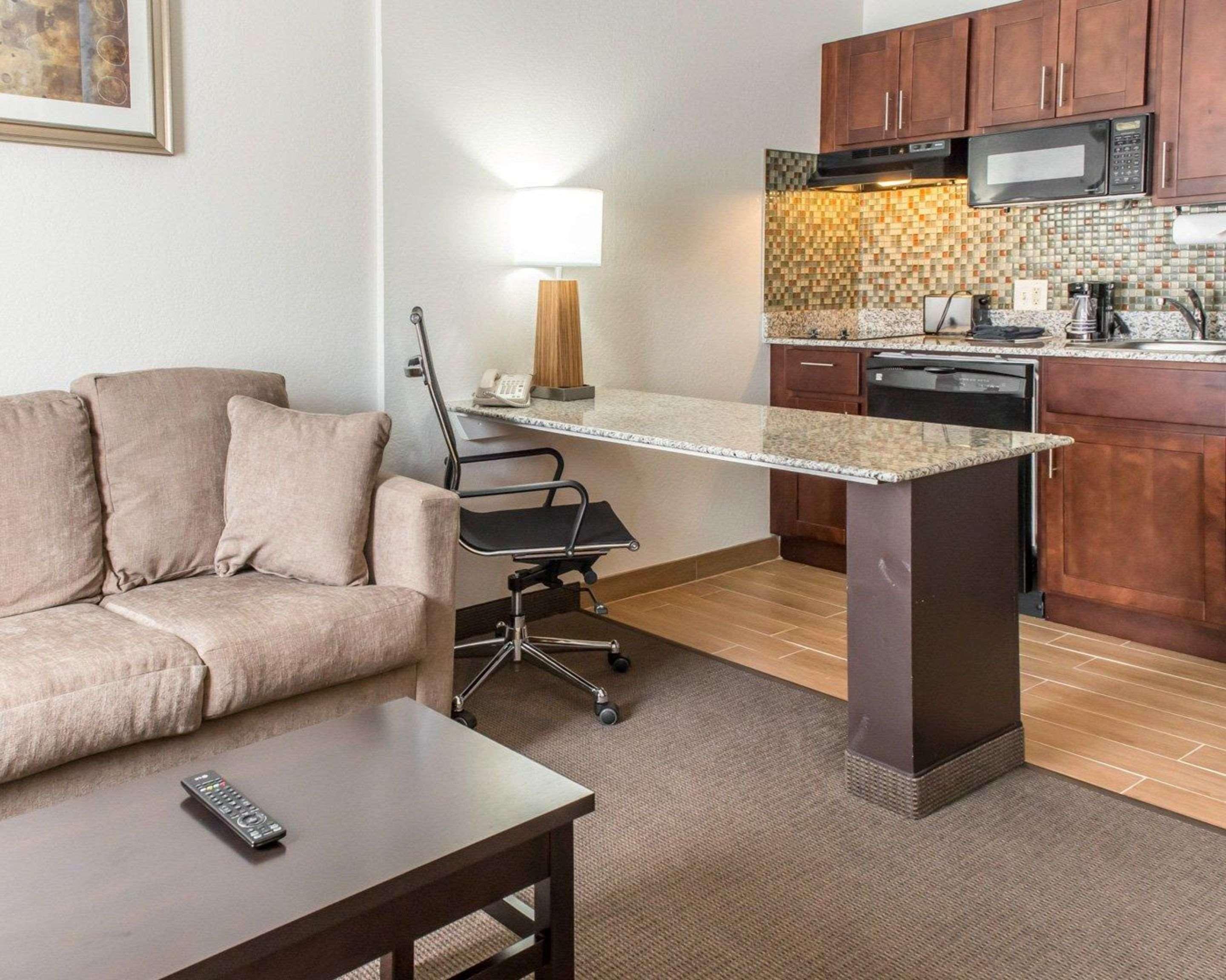 Mainstay Suites Pittsburgh Airport Robinson Township Exterior foto